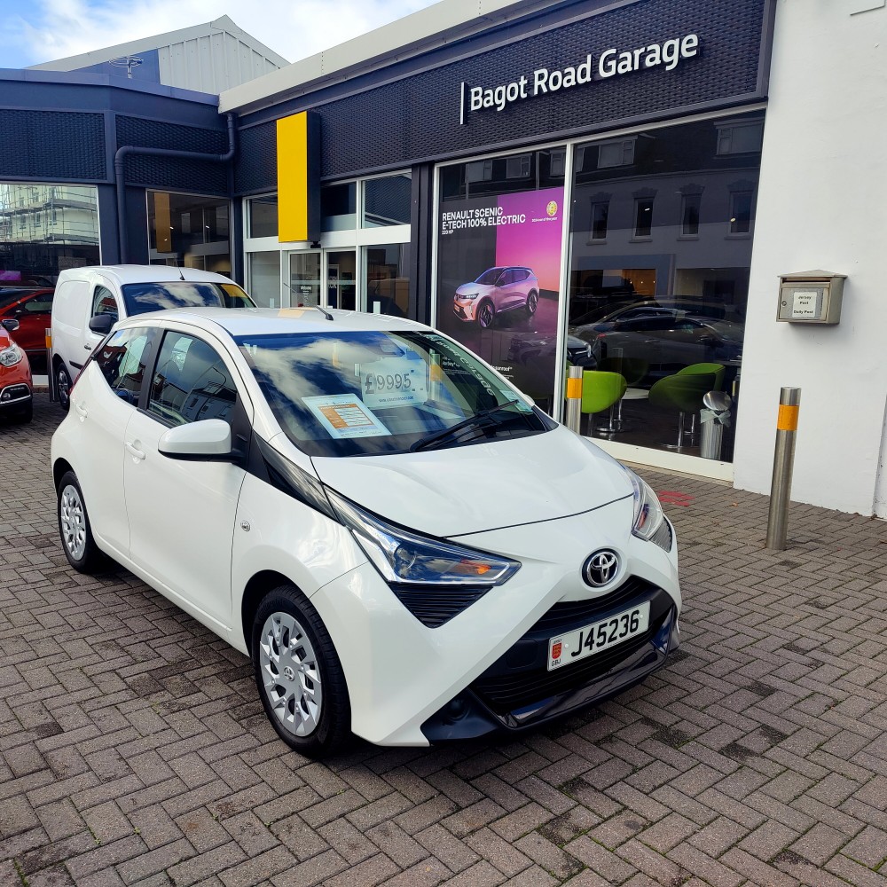 2021 Toyota Aygo X Play Nav 1.0i VVT-I 71 BHP Manual 5 Door Hatch