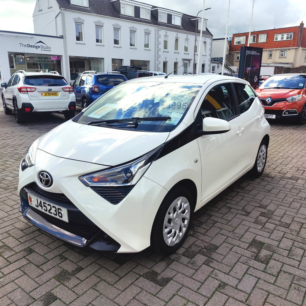 2021 Toyota Aygo X Play Nav 1.0i VVT-I 71 BHP Manual 5 Door Hatch