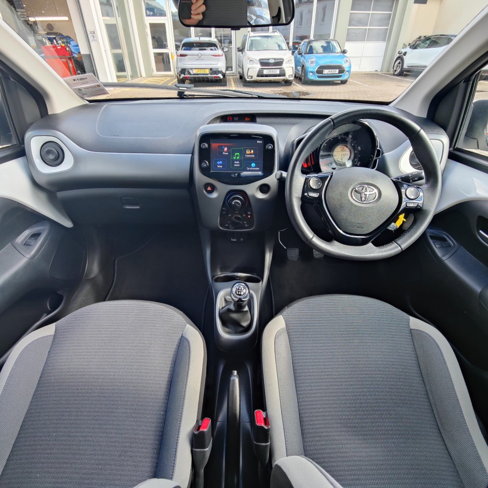 2021 Toyota Aygo X Play Nav 1.0i VVT-I 71 BHP Manual 5 Door Hatch