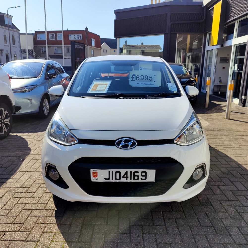 2015 Hyundai i10 Premium 1.2 87 BHP Manual 5 Door Hatch