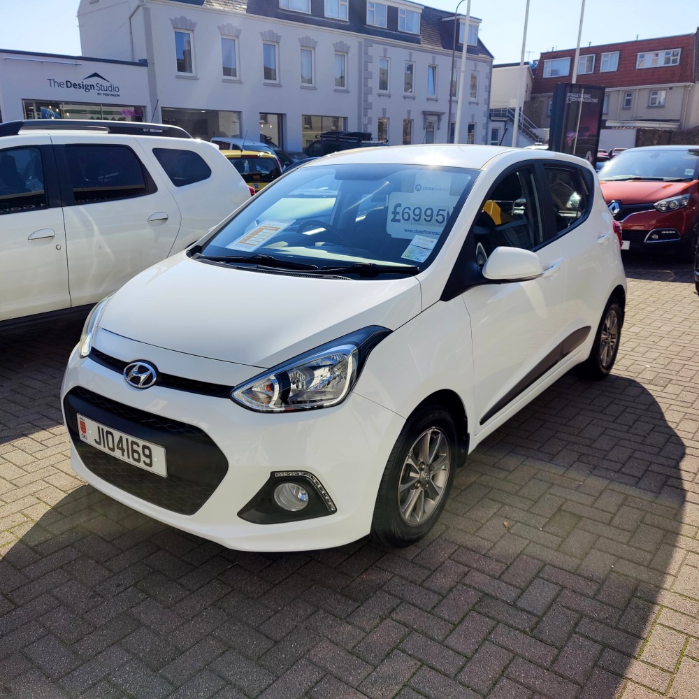 2015 Hyundai i10 Premium 1.2 87 BHP Manual 5 Door Hatch