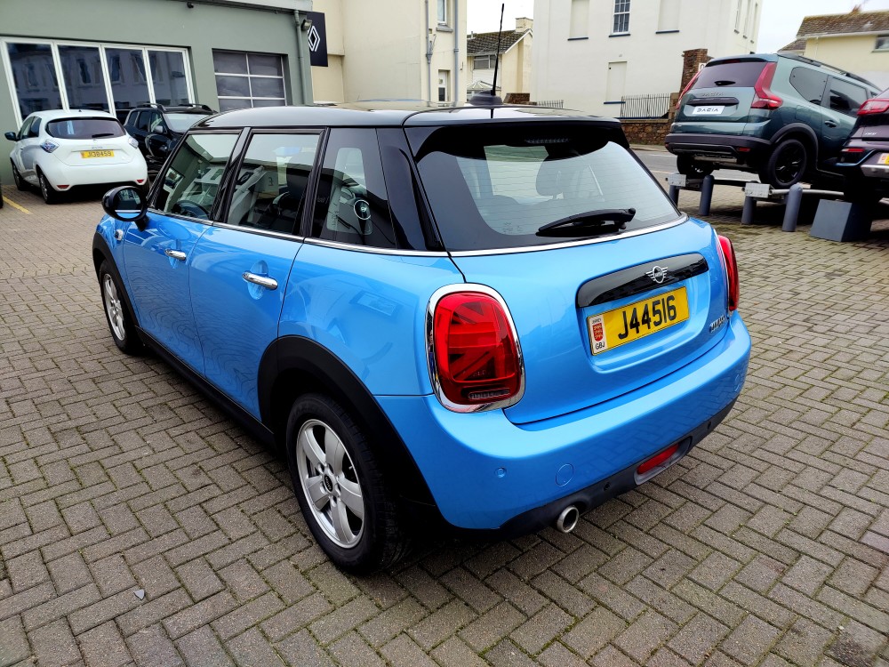 2018 Mini Cooper Classic 1.5 136 BHP Automatic 5 Door Hatch