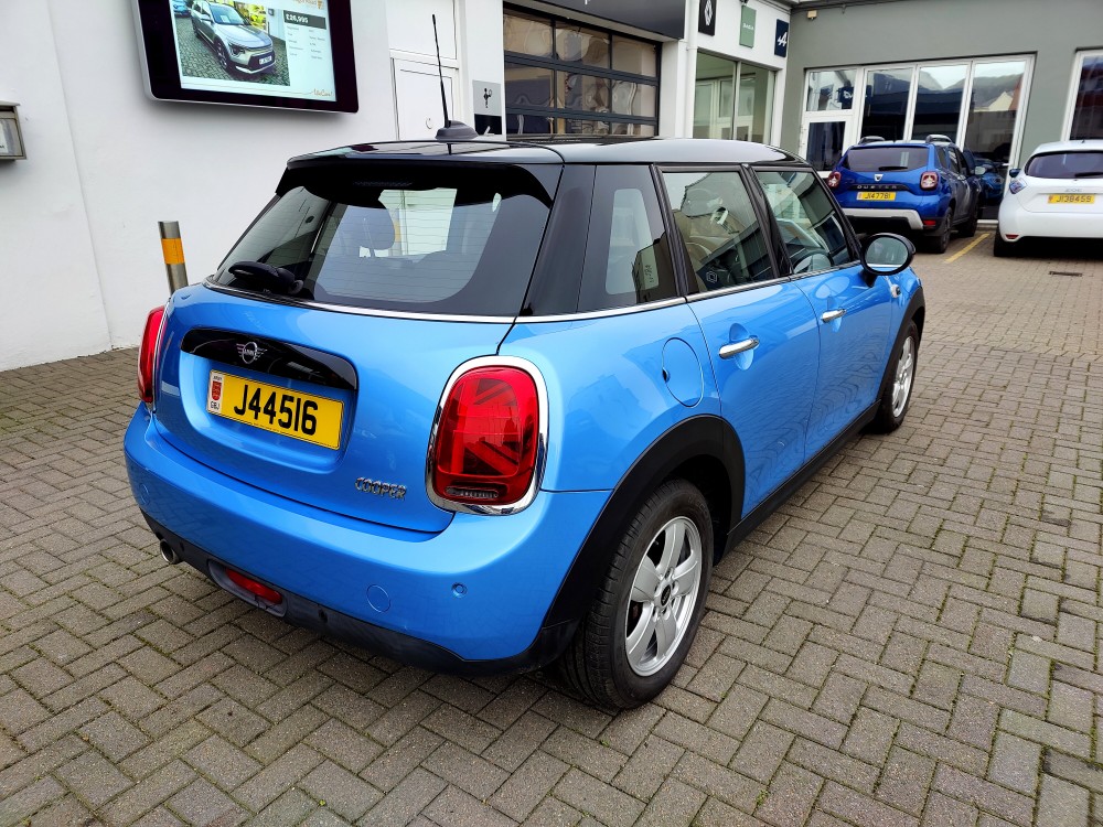 2018 Mini Cooper Classic 1.5 136 BHP Automatic 5 Door Hatch