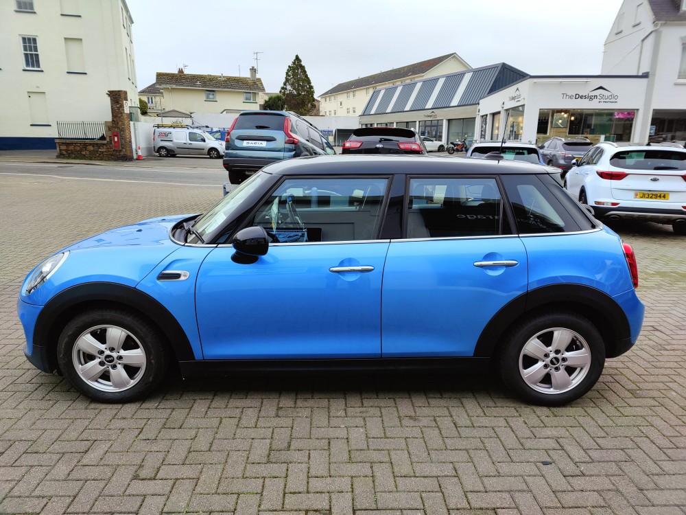 2018 Mini Cooper Classic 1.5 136 BHP Automatic 5 Door Hatch