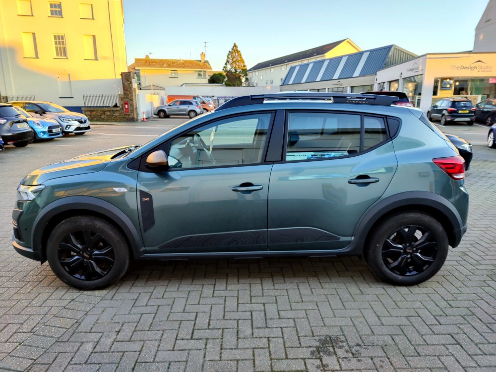 2023 Dacia Sandero Stepway Extreme TCe 90 BHP CVT Automatic 5 Door Hatch 